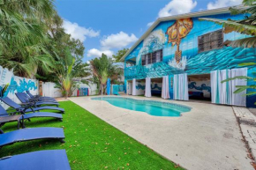 Jellyfish-Flamingo House, Amazing Location On Beach & Walk To Village
